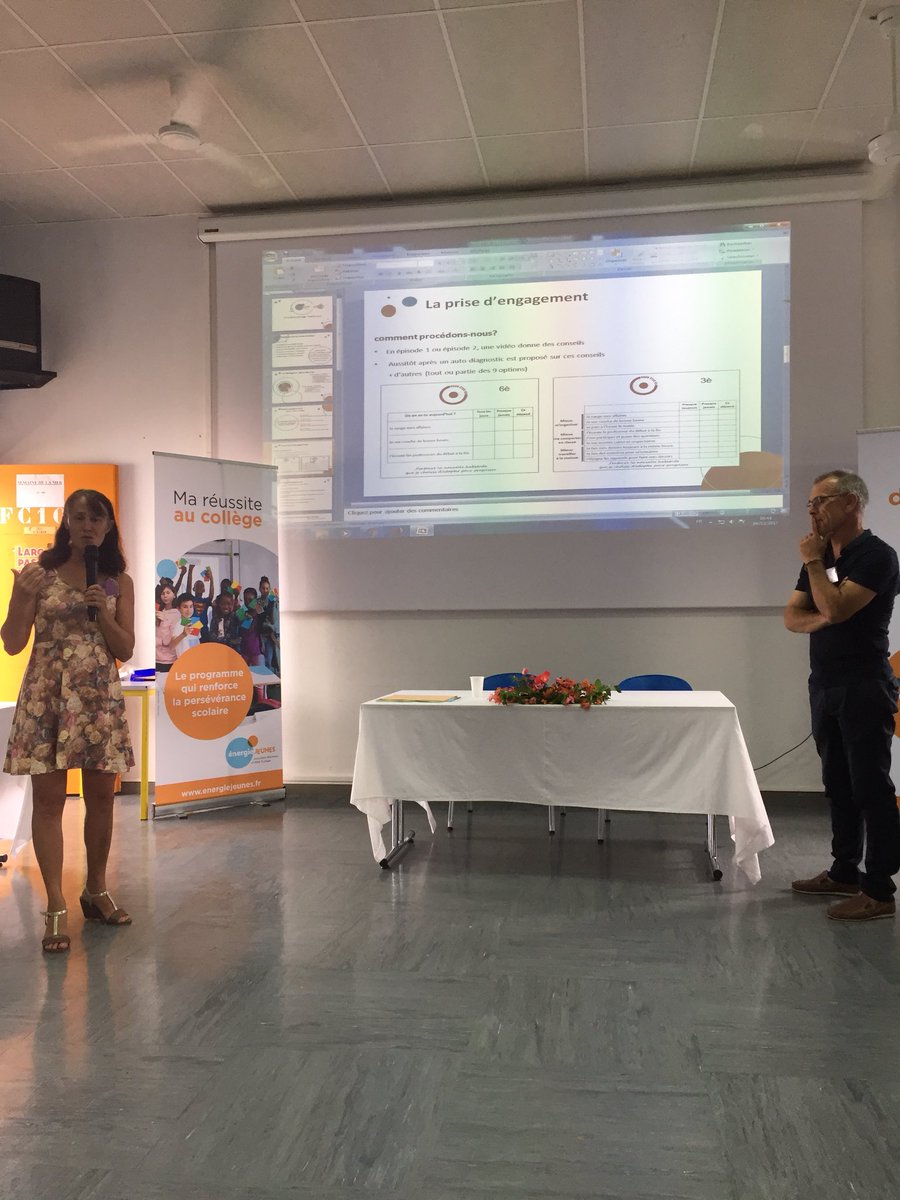 RunInno's tweet image. 3) Mme Debailly, professeur au Clg Titan témoigne de son engagement auprès du programme Énergie Jeunes et de ses changements de pratiques ! Passionnant ! Avec @pat_martins_pat délégué régional #persévérancescolaire #cardierun