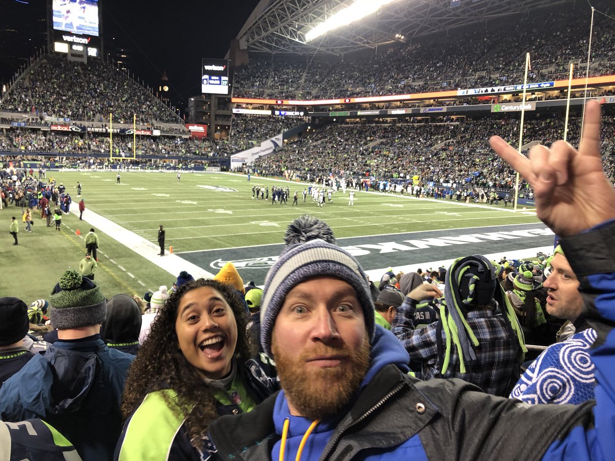 Cheese_Plattaaa's tweet photo. What a game. Got to watch us beat the number one team live and in person ! 💙💚🏈😈 #GoHawks #SNF #PHLvsSEA https://t.co/IN9DSWfiG6