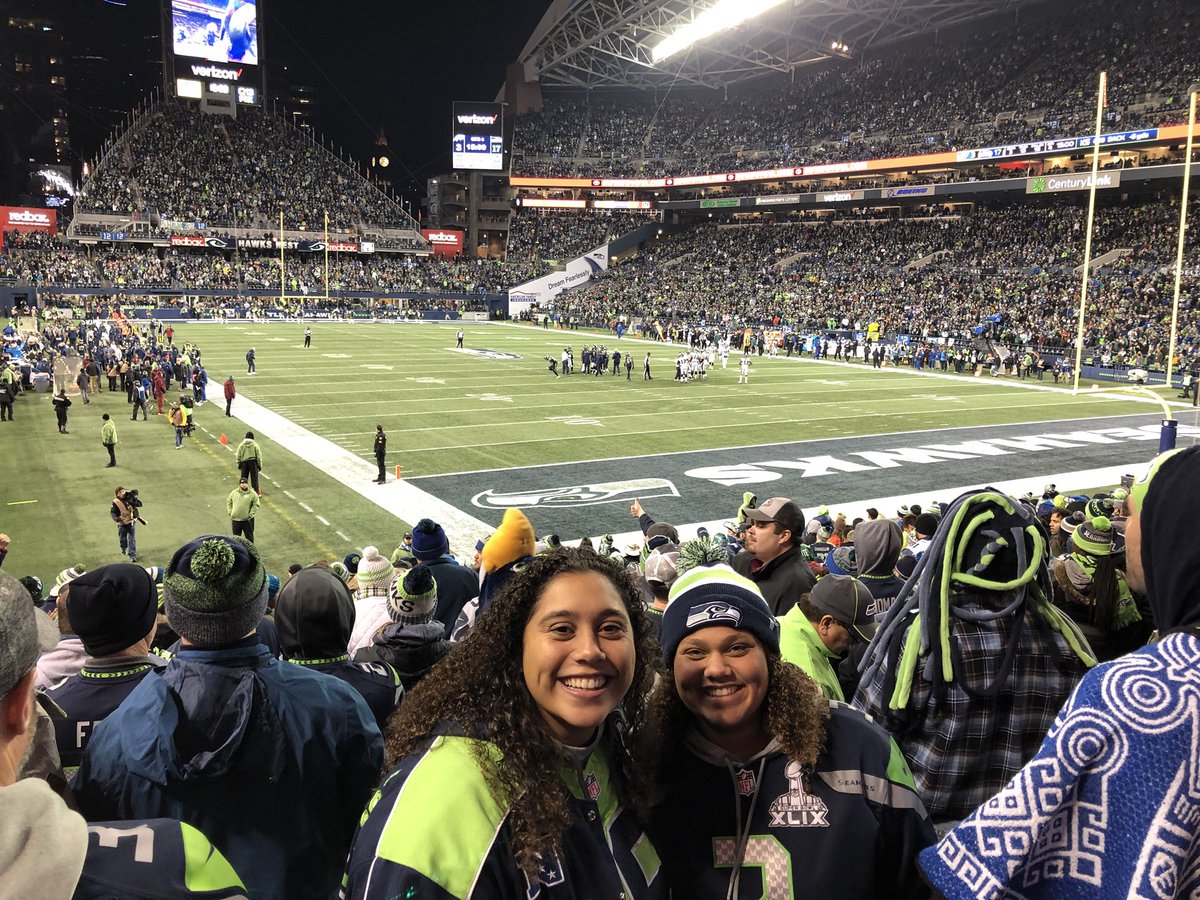 Cheese_Plattaaa's tweet photo. What a game. Got to watch us beat the number one team live and in person ! 💙💚🏈😈 #GoHawks #SNF #PHLvsSEA https://t.co/IN9DSWfiG6