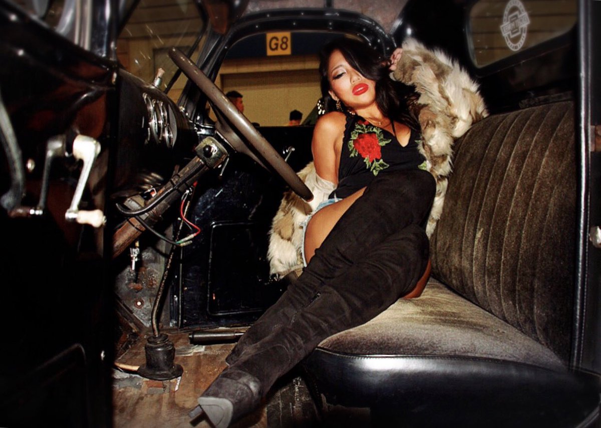 バイク展示会キャンギャル ローアングル