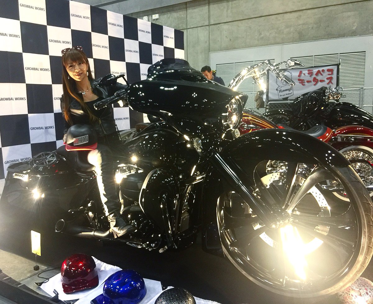 kana_gelbox's tweet photo. 【ホットロッドカスタムショー】✨🏍✨
GROWBAL WORKS様出展車両になります🤗
mikesprolidsのヘルメットも販売していました⛑♫
#hotrodcustomshow #ホットロッドカスタムショー #GROWBALWORKS # #harleydavidson #harleycustom #harley #パシフィコ横浜 #松嶋可奈 #fientraiding #mikesprolids https://t.co/HQJE7cnKi7