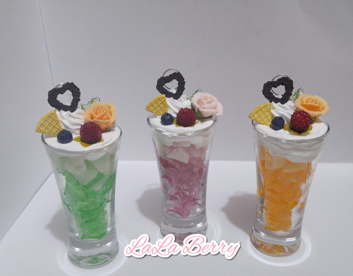 sweets_lala's tweet photo. 今週土曜日から始まる #アーペクリエイトウィーク の作品が完成して来ました(*^^*)  #スイーツデコ と #レジンアクセサリー 両方での出展です！

#茨城県  #水戸市  #ACW5 https://t.co/Jy5GHZH5TV