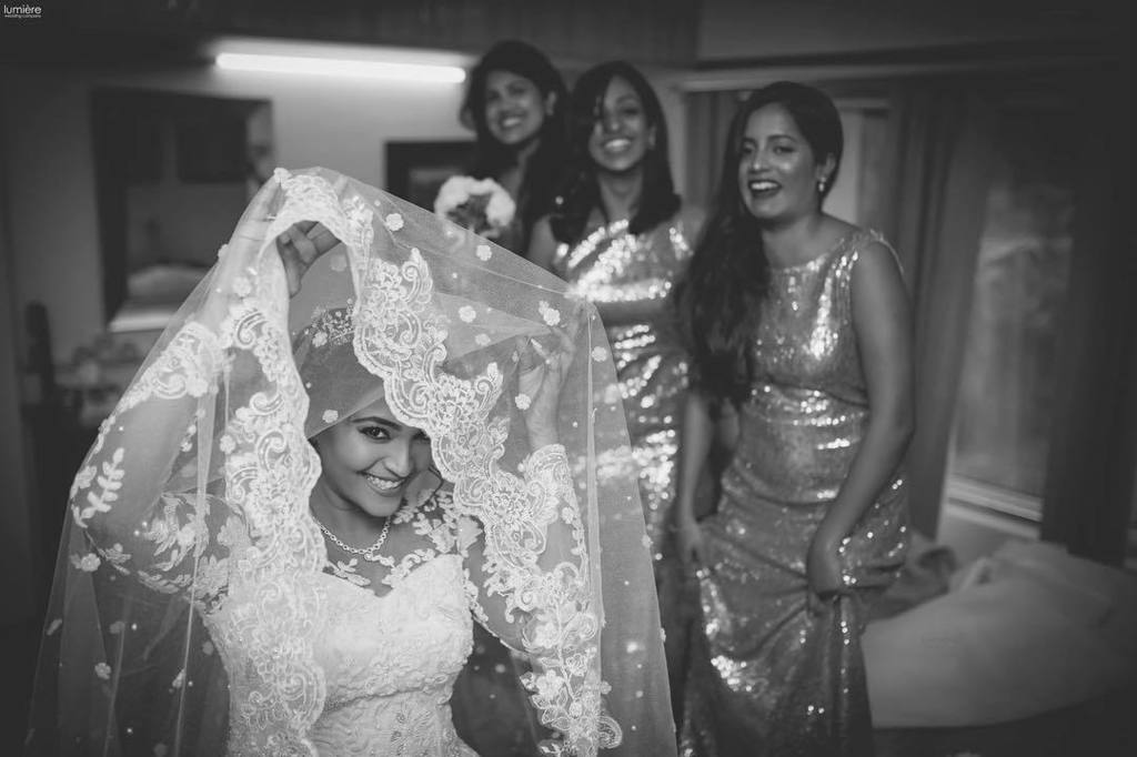 Lumiereindia's tweet photo. Life is all about being happy and blasting !!
Keep Blasting for all the days to come girls.
#lumière #lumiereweddingcompany #photography #weddingphotography #dubaiwedding #indianwedding #weddingessential #traditionalwedding #candidphotography #wedding #w… https://t.co/NjDY6FErMH https://t.co/rzsDeDhRpQ