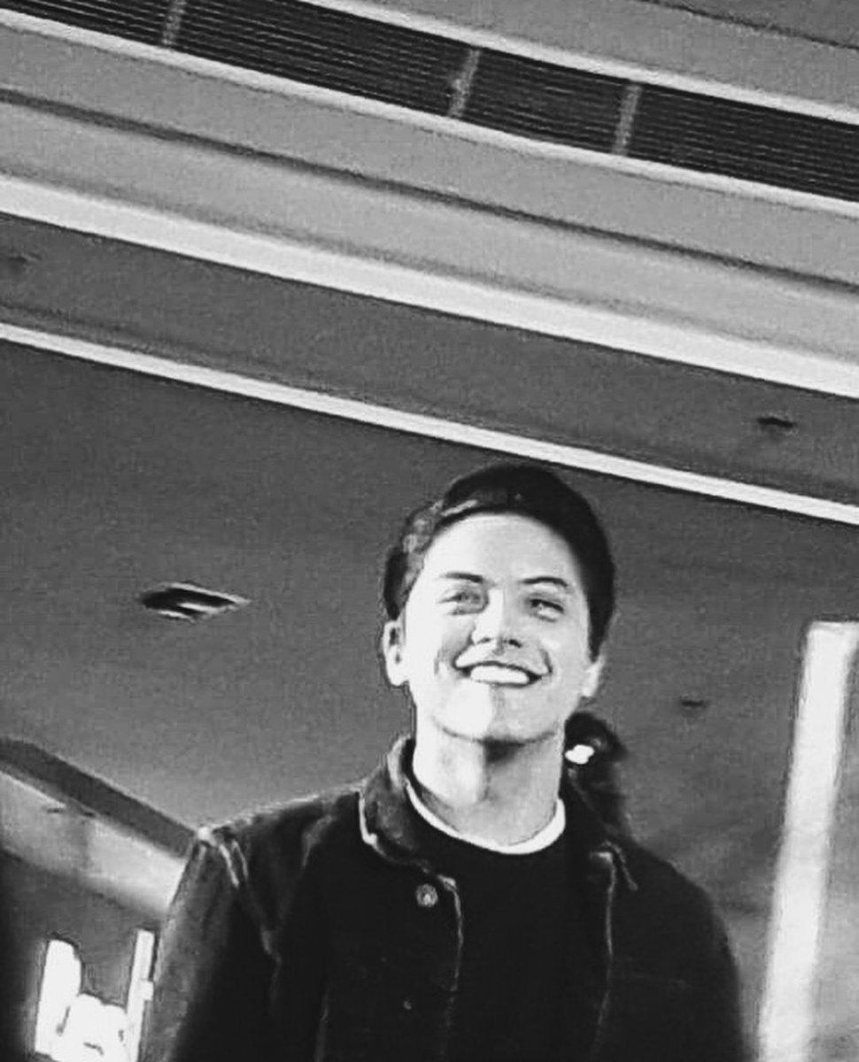 DJFPchildSmile's tweet photo. When he smiles, sun shines.
#LLSDeadline
(v) https://t.co/tqyndZVl2n