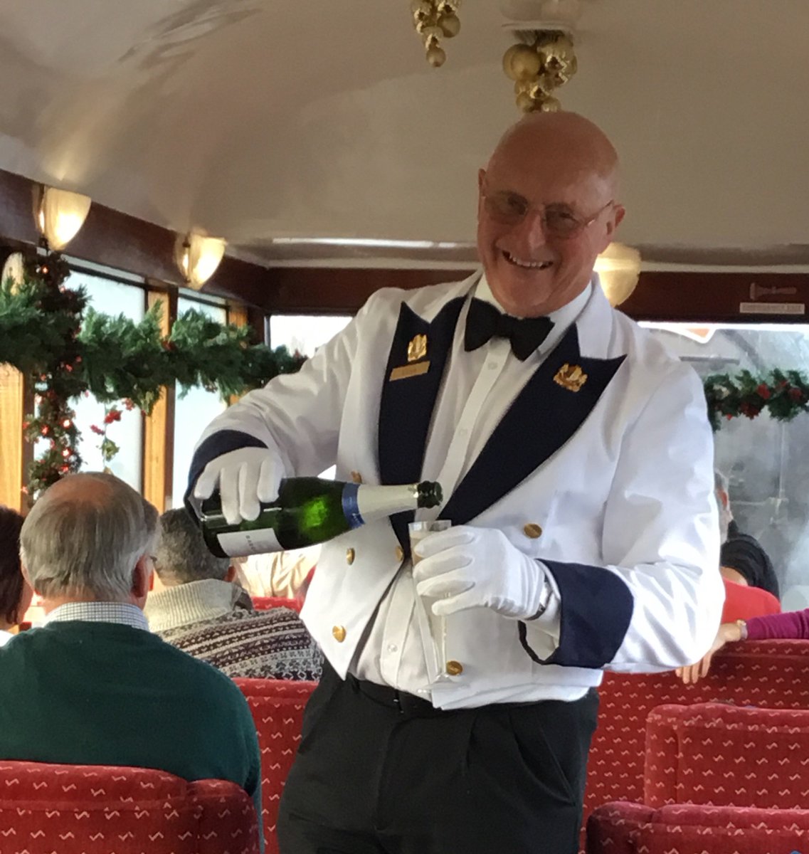 jacqui_hagger's tweet photo. Anyone for a top up? Champagne and canapés on board the Christmas Belle. @swanrailway. Call reservations for availability. 01929 425800. https://t.co/7W3Q5Iu3gI