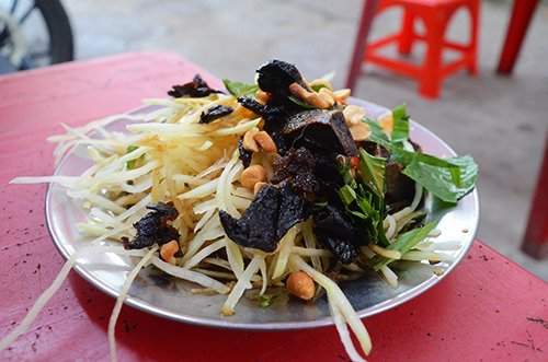 EasyEnvExp's tweet photo. What is your #Vietnamese favourite food? Some street food in #Saigon 🍲😋😍
#WelcomeVietnam #Goibo #Bunthitnuong #Vietnam #AmazingVietnam https://t.co/sKR9o27Qju