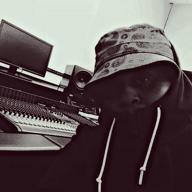 TheFinalSpliff's tweet photo. Mood #StudioLife #ARTGFAB 2®🌹🌹 12/24 https://t.co/tx5Ci5Ryky