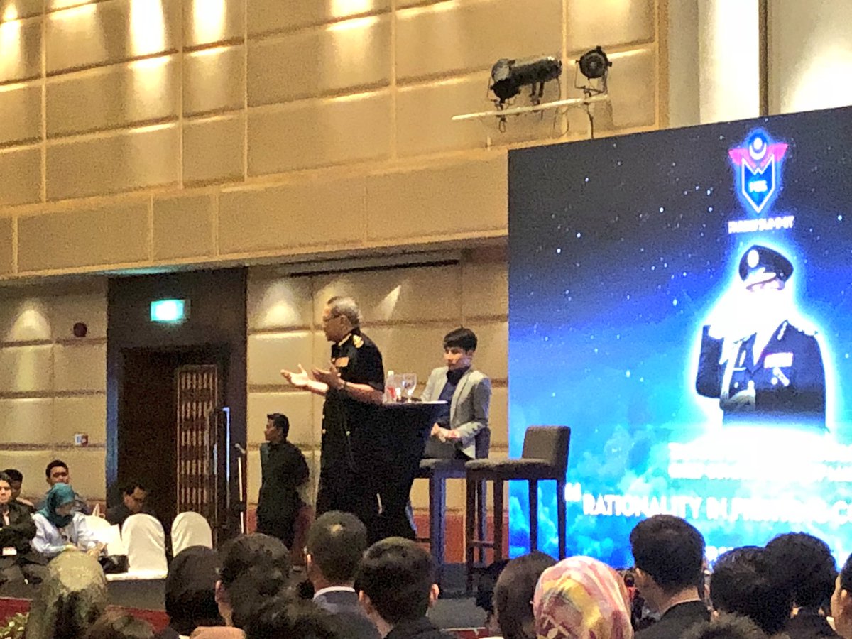 myMES2018's tweet photo. “SPRM harus berfungsi sebagai suatu agensi rakyat yang bertindak untuk rakyat Malaysia” — Chief commissioner of MACC, TS Dzulkifli Ahmad 💪🏼👏🏼
#MES2017 https://t.co/uDmhV83fZs