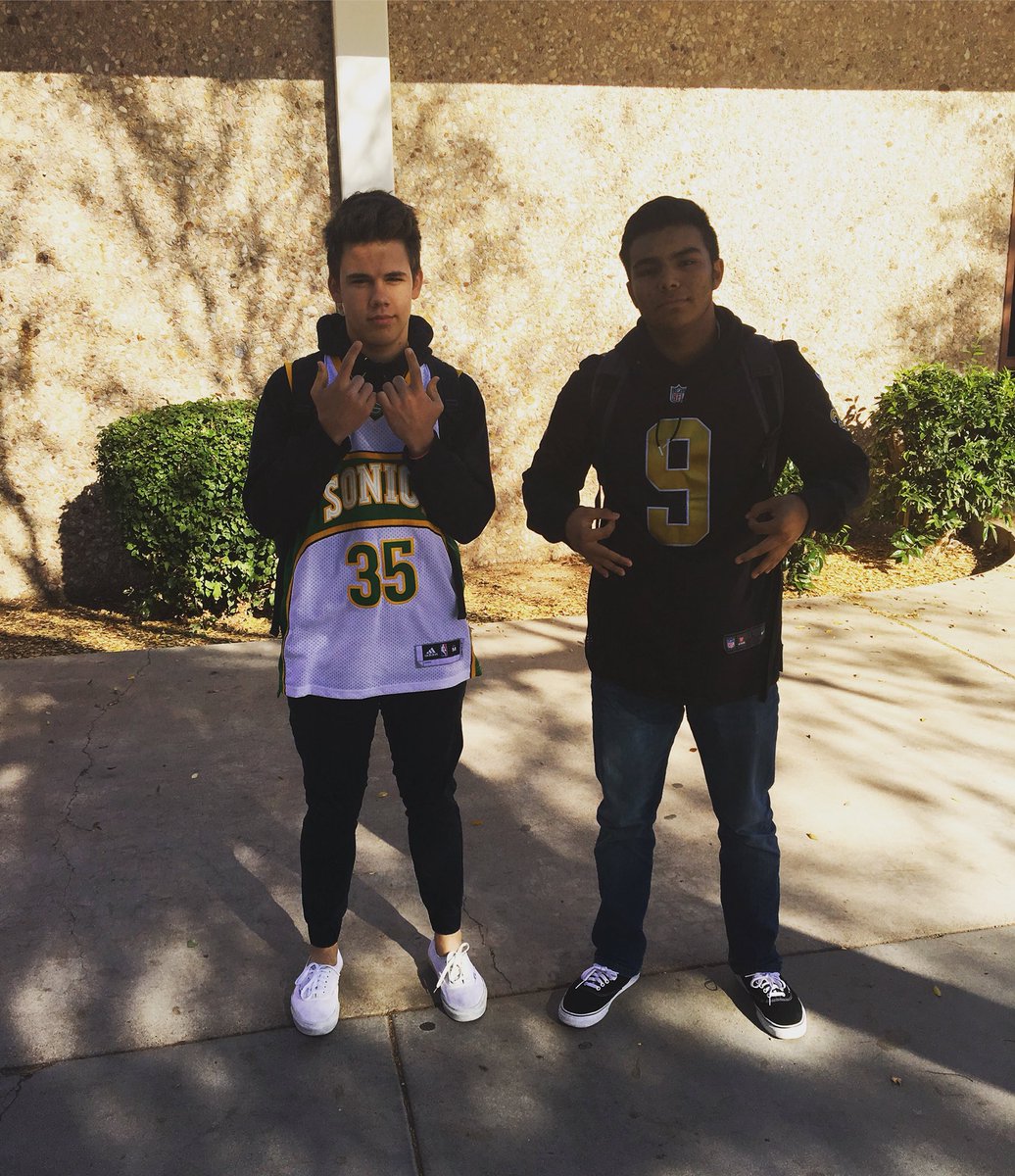 SwansonChase's tweet photo. i’ve never grown so close to someone in such a short amount of time, I met ethan a little over a year ago but it feels like he’s been my brother forever. The love i have for this kid is crazy. Happy birthday Native ily❤️🎉 #thereal22 https://t.co/xq0mKR5aLY