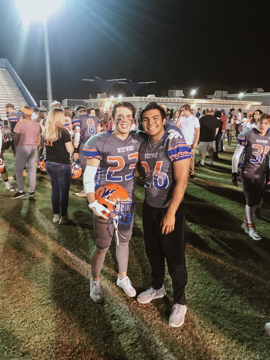 SwansonChase's tweet photo. i’ve never grown so close to someone in such a short amount of time, I met ethan a little over a year ago but it feels like he’s been my brother forever. The love i have for this kid is crazy. Happy birthday Native ily❤️🎉 #thereal22 https://t.co/xq0mKR5aLY