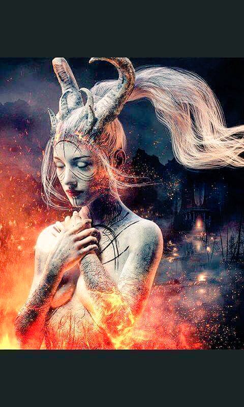 Walkonby5's tweet photo. @Villainclub51 #GotGoth @mortisha888 @leon_flemming @PuzzelLinda @LillyMay_LM @DeathKiss66 @fingersntongues https://t.co/YjkXIvCKeL