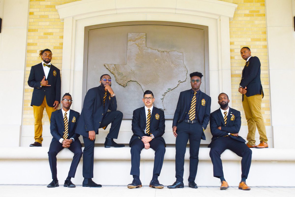 _StayFancy's tweet photo. #AlphasInSuits 👔💼🤙🏾 #AlphaTwitter https://t.co/hSXdUbxZJs
