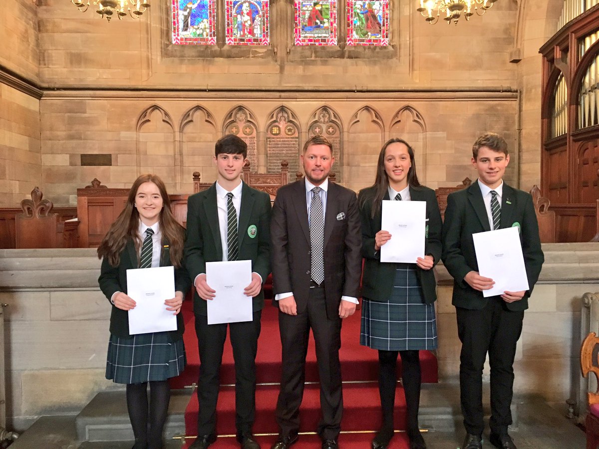 jamiegreeneUK's tweet photo. Great way to kick off the week presenting bronze, silver and gold @DofE awards to amazing and inspirational pupils at @ColumbaSchool in #Kilmalcolm this morning. Well done to all the students who worked so hard for their medals. #dukeofedinburghawards https://t.co/3qysa0QykC