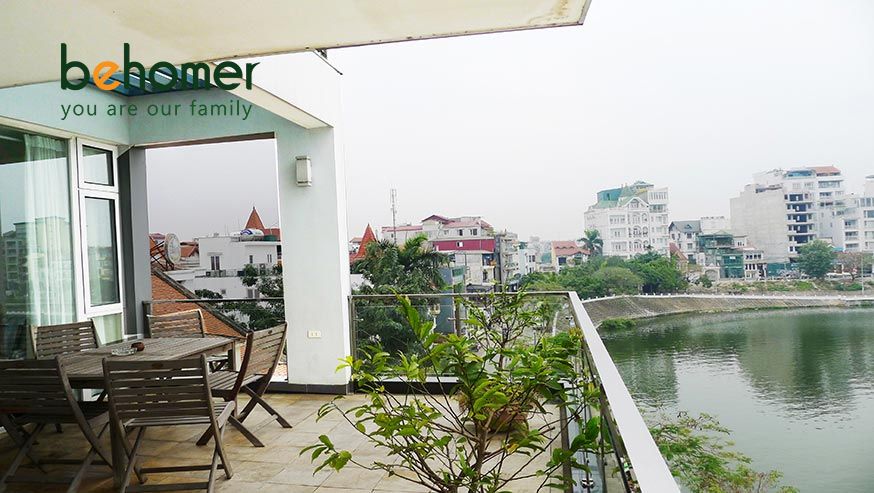 behomerdotcom's tweet image. The serviced apartment is located in Quang An, Tay Ho, 180m2 of living  square meters on high floor so the view is over the west lake Hanoi
Find out more at: behomer.vn/2km9jOt
#hanoiapartment #lakeview #westlake