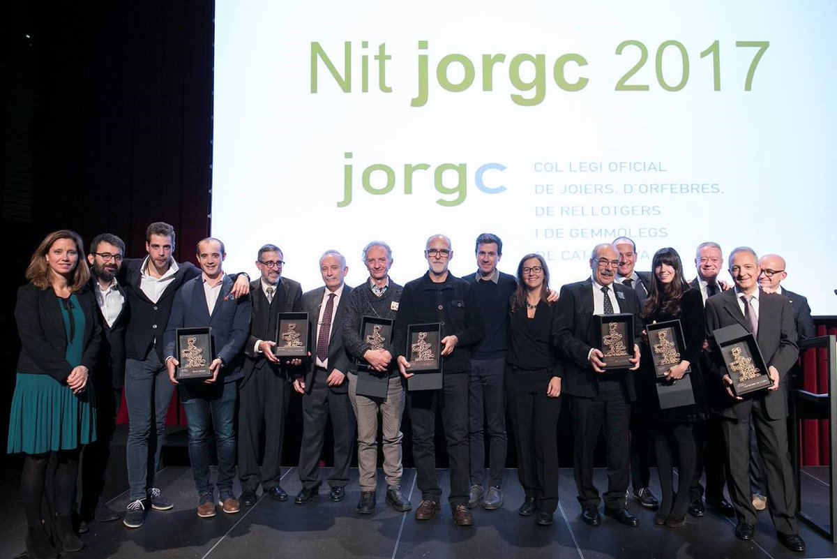 interprofitcom's tweet photo. 💎“El Picasso de las piedras preciosas”, Bernd Munsteiner, recibe el Premio JORGC 2017 💎
@CJorgc @gencat @BancSabadell #Atelier #Art #Jewellery #JORGC
📌https://t.co/NDnzSMSyCt
📌https://t.co/5XEeoAIdCq https://t.co/AoYbZ56v7W
