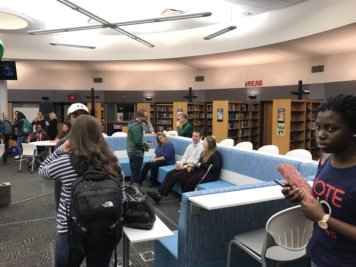 ghill5123's tweet photo. Great excitement @wbhslakernation the iCenter with arrival of new flexible furniture! Bond $$ at work! #OnlyWB https://t.co/LEXFGTSrJ9