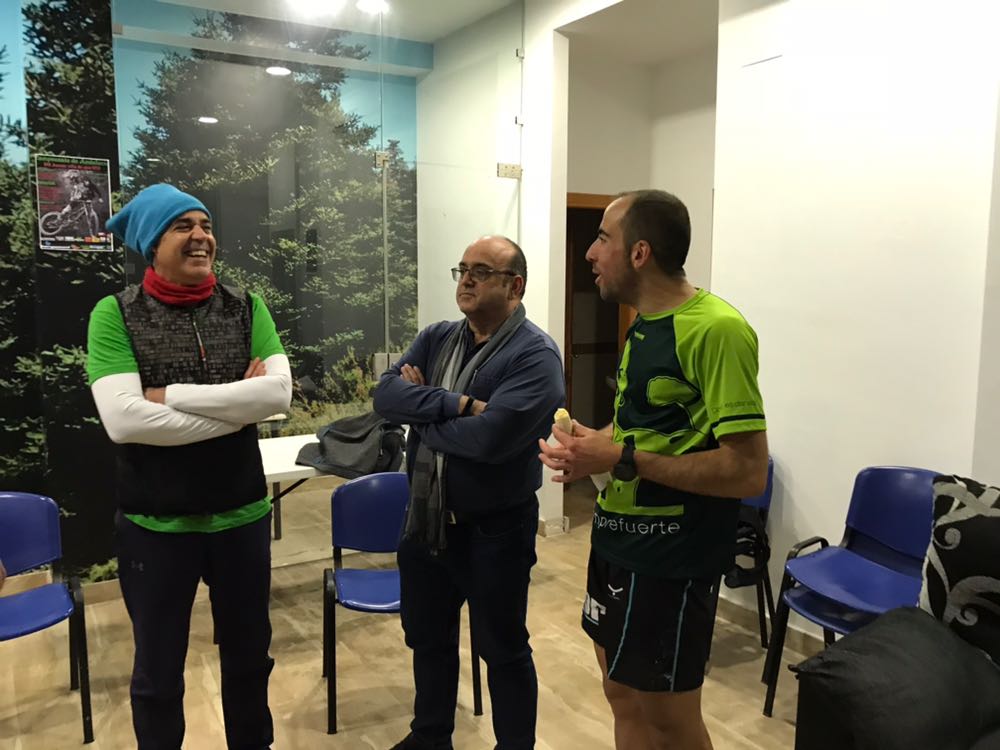 AytoOjen's tweet photo. Ayer llegó a #Ojén Iván González en su "Proyecto solidario 1.000 km contra la #leucemia. Homenaje a Pablo Ráez", poco antes de dar por concluido el reto con su llegada a #Marbella. ¡Felicidades campeón! #SiempreFuertes #DonaMédula https://t.co/0gWqTPlt2x