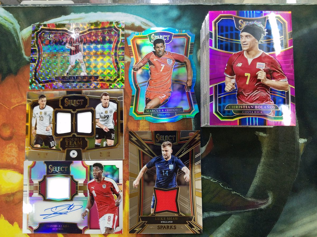 タッチ松本店 トレカ販売 買取 当たれクリロナー 海外サッカーカード 17 18 Panini Select ３ボックス開封 これじゃない感満載の２ボックスからの プジョル直筆サイン S おめでとうございます