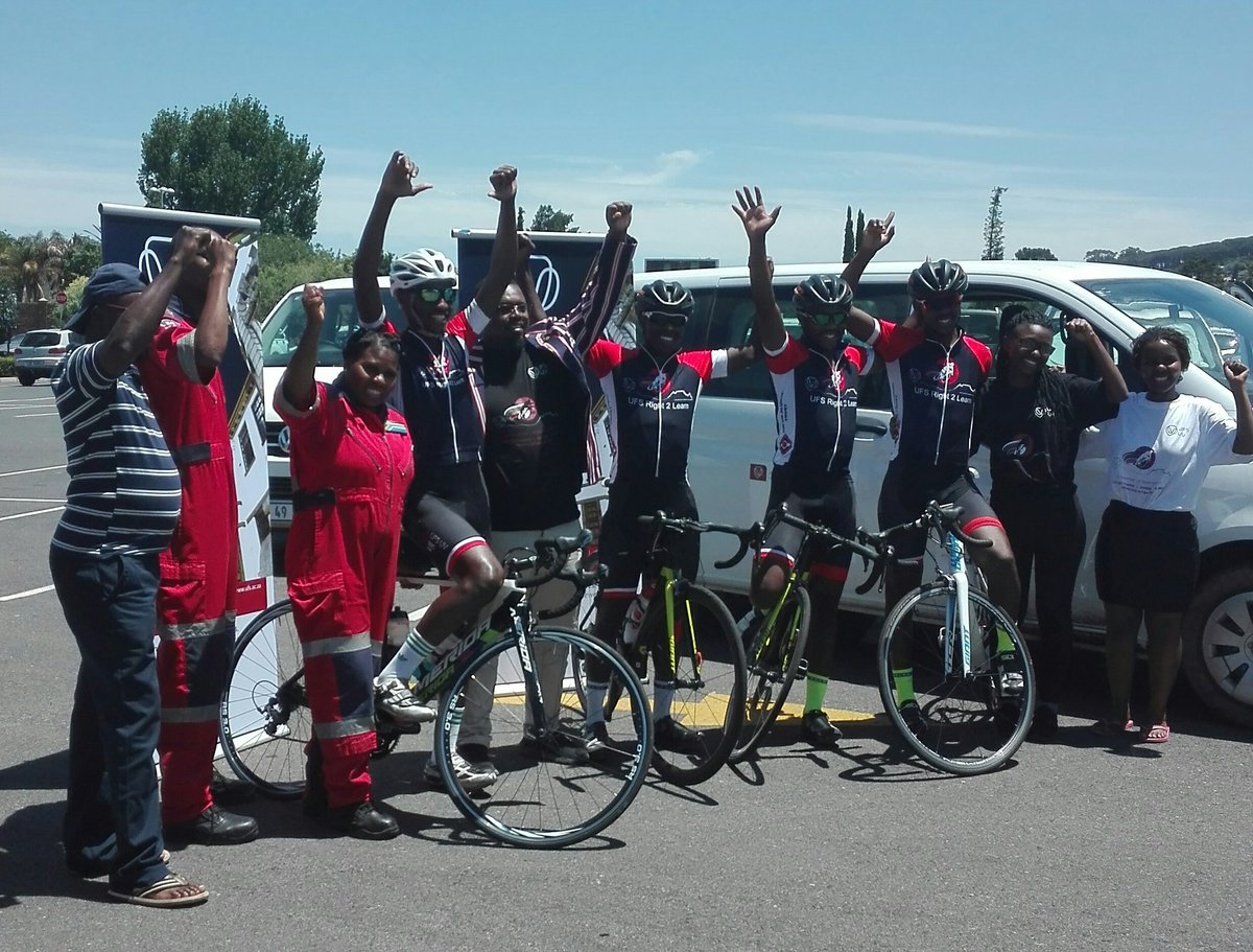 Spotted_Apple's tweet photo. @UFS_SRC President @AsiveDlanjwa &his team arr @ Paarl Mall. The've cycled from Bloem to CT to raise funds towards 2018 registration for 1000 students. #Right2Learn
#teamspottedapple #spottedapple #creativehub #pink #SPOTthedifference #events #hospitality #sportsuites #golfdays https://t.co/BdWeu1Xw1M