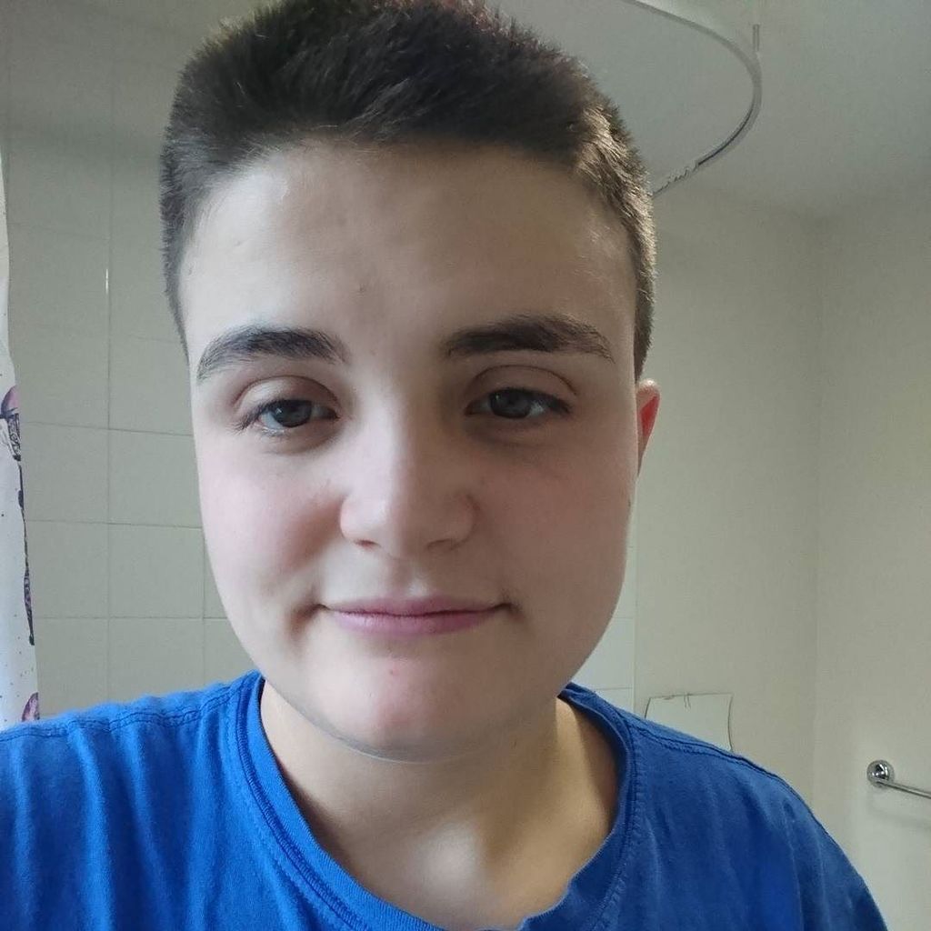papihadababy's tweet photo. 28 days on T today. (I only know that as it's shot day.) I've had more changes than I thought I was going to in such a short time. 
I also got my first haircut since my brave the shave in October .
.
.
#testosterone #tshot #trans #transgender #ftm #transguysofig #transguy #t… https://t.co/hBrMwUXTRS