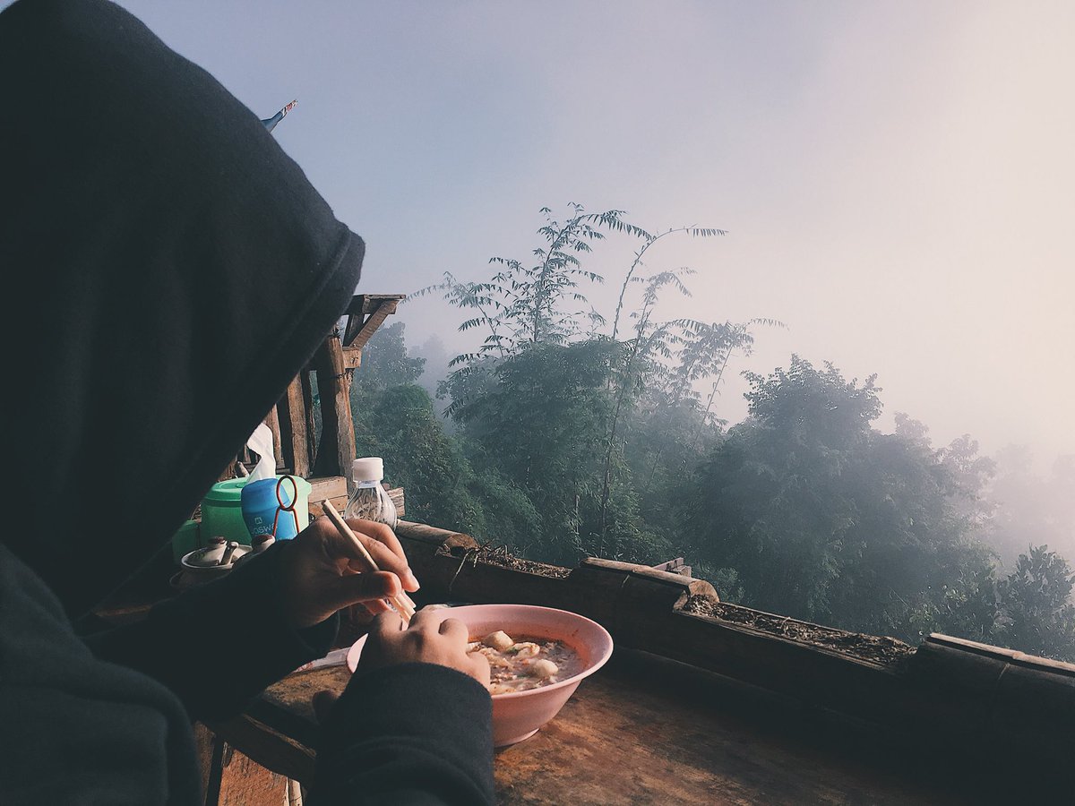 Parimaaa_'s tweet photo. ก๋วยเตี๋ยวห้อยขาบ้านจ่าโบ่ #reviewthai #ReviewThailand #reviewpai #บ้านจ่าโบ่ 🌿 https://t.co/K3DVYf1D60
