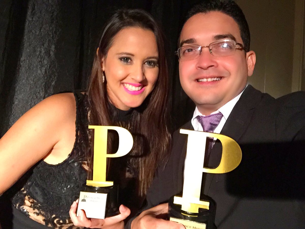 MouraEnContacto's tweet photo. @poncemusicaward reconoce a @MouraEnContacto con el Premio Especial: Hombre Ancla Informativo del Año y a @RoxxanaT ... https://t.co/xco2jABfL3 https://t.co/gGoPaX6fuo
