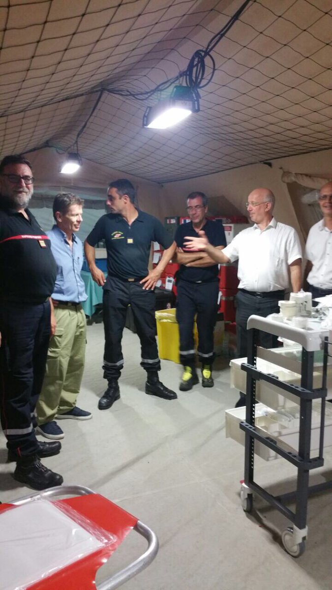 Ouverture ce dimanche 19h local du Pôle Urgence du #CHU dans 1000 m2 de tentes <a href="/ESCRIM_FRANCE/">ESCRIM-FRANCE</a> 🇫🇷

 Mise en œuvre immédiate: ligne de soins adultes et ouverture ligne pediatrique demain.

Les équipes sont mixtes entre équipes <a href="/pompiersdugard/">Sapeurs Pompiers du Gard</a> @Uiisc7 <a href="/Chu_Gpe/">CHU DE LA GUADELOUPE</a>

(<a href="/Pierrethepot/">Pierre Thepot</a> )