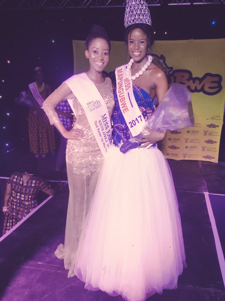 missearth_sa's tweet photo. #OverTheWeekend @RoseMantsho judging the #MissMapungubwe2017 in #Limpopo with @StevenMalatji #FoschiniGroup area manager #MissEarth2017 https://t.co/h3oXIxnj9W