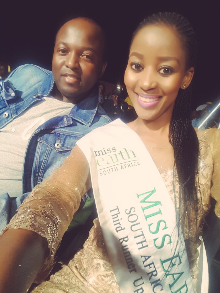 missearth_sa's tweet photo. #OverTheWeekend @RoseMantsho judging the #MissMapungubwe2017 in #Limpopo with @StevenMalatji #FoschiniGroup area manager #MissEarth2017 https://t.co/h3oXIxnj9W