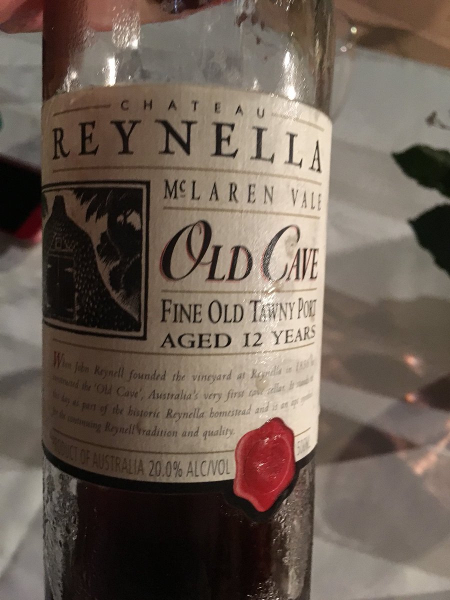 CHARLIEWINES's tweet photo. A McLarenValley #Toast ....Sipping a #tawnyclassic from the #downunder .....,Stickies forever #Reynella caramel and nutmeg delicate flavors @thewinetattoo @pietrosd @boozychef @winewankers @DemiCassiani @LoriMoreno https://t.co/BBfAi21G2a