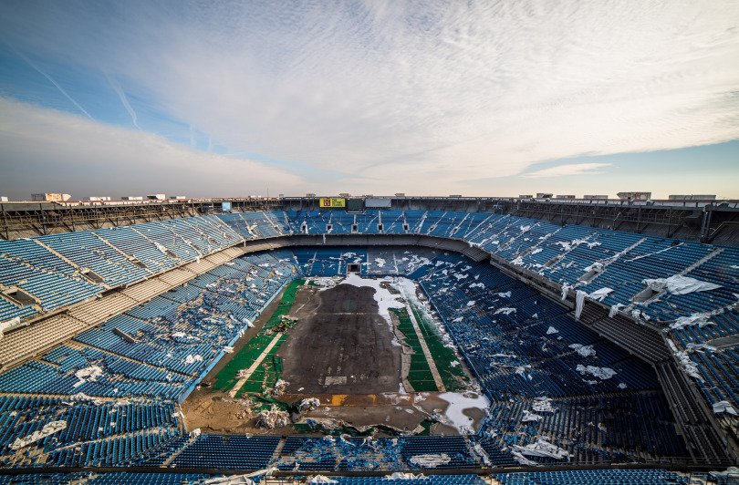 SportSociete's tweet photo. NOUVEL ARTICLE / L'implosion ratée du #PontiacSilverdome (VIDÉO) https://t.co/Wf3AaQXKuT #Silverdome #Silverdomefail #SilverdomeImplosion https://t.co/3pUXxmnS3q