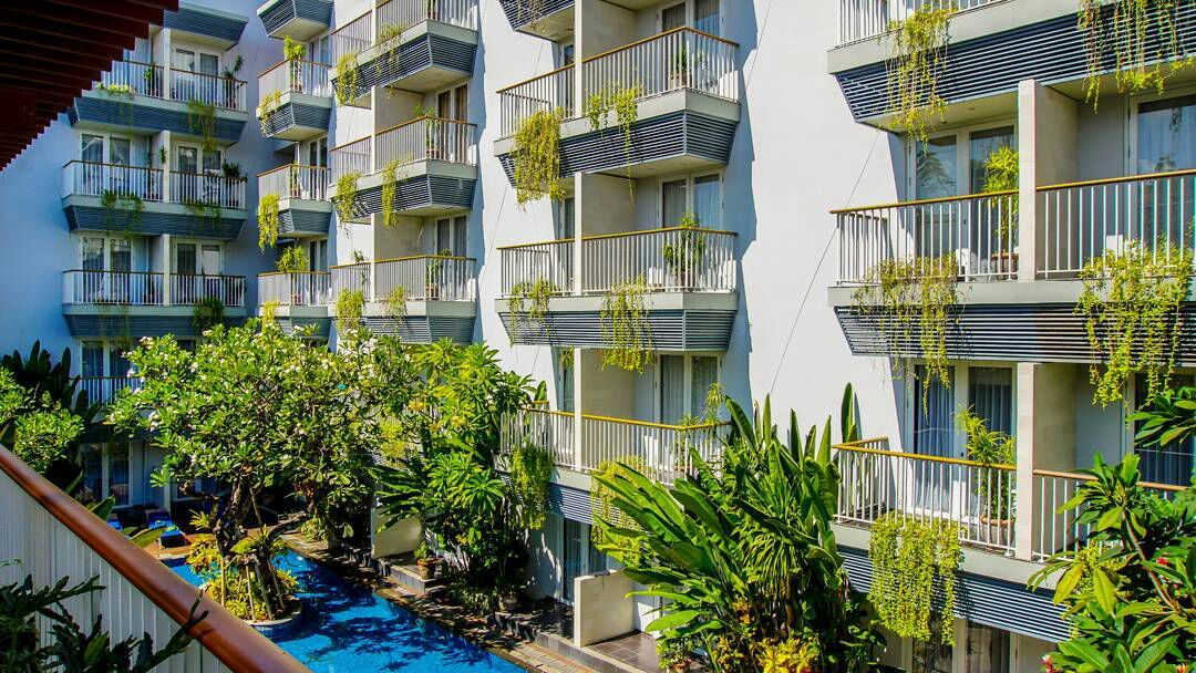 Happy Monday from @edenkutabali. Picture by @southkutabeachbali @bigozproject
#pool #vacation #holiday #explore #indonesia #tourism #nature #thebaliguru #doyoutravel #livetravelchannel #explorebali #exploreindonesia #thebalibible #thebaliguideline #edenhotelkutabali #back2eden