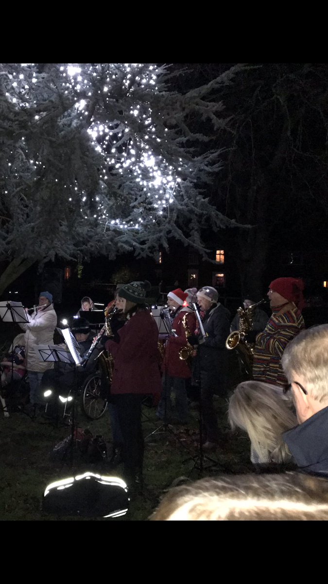 Lovely evening and a nice turn out for the lighting of the Haxby tree. Thank you to all those involved in arranging the event and to those who attended.
