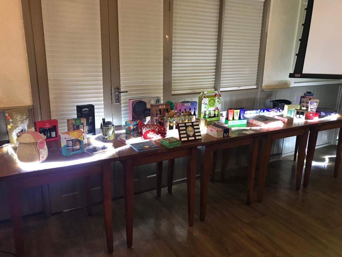 TailorMadeTech's tweet photo. What a great night our Taylor Made team had at our annual pub Quiz. Thank you to @havantrfc for hosting us and feeding us some great food. We had lots of prizes, laughs and drinks. #tmcslife #pubquiz https://t.co/yvl4dQiInC