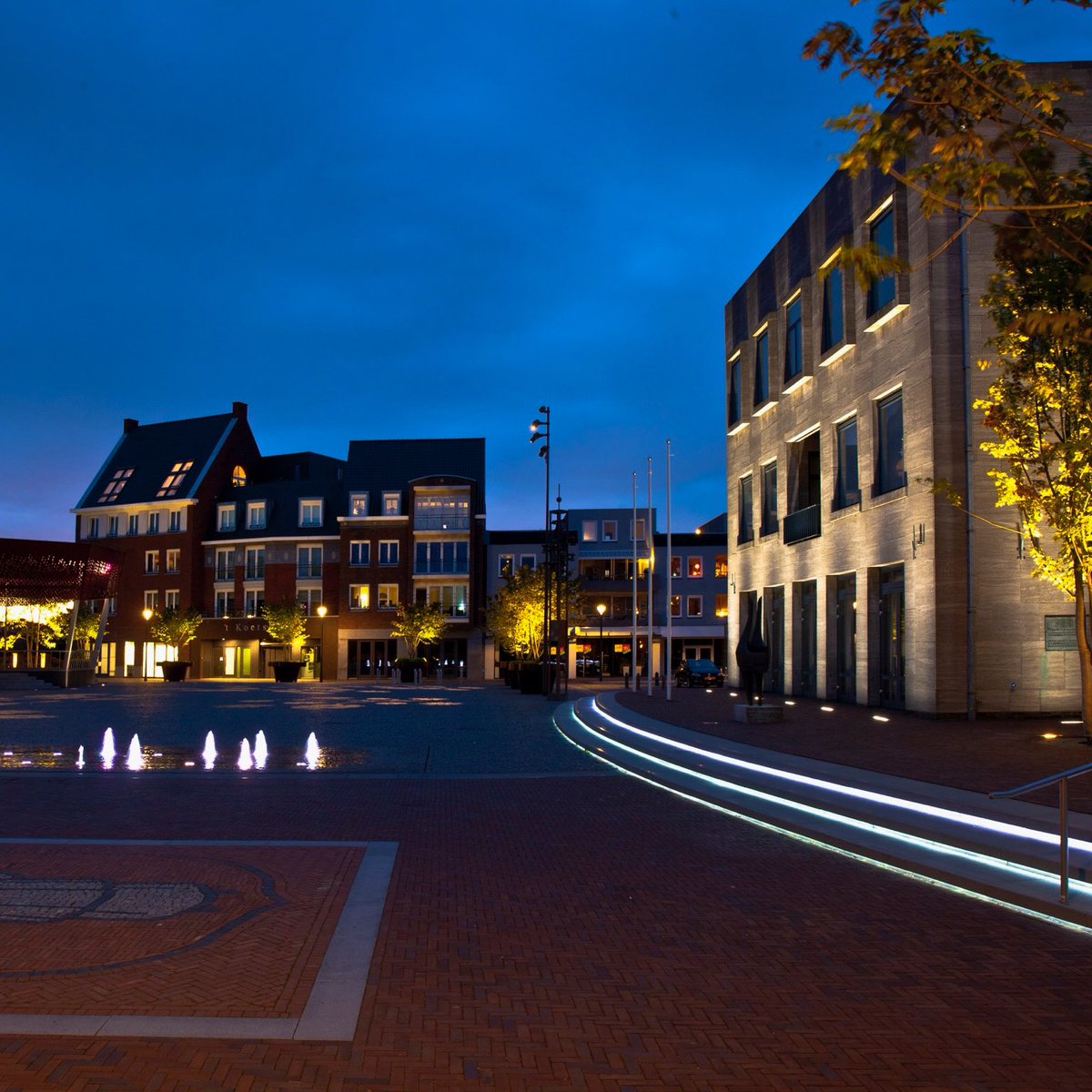 Rondje <a href="/BestCentrum/">Best Centrum</a> met <a href="/gem_Eindhoven/">gemeente Eindhoven</a> deze ochtend. Over gedachtegoed van #placemaking, draagvlak, project vs plek-gedreven en de kracht van de #openbareruimte. #ruimtelijkekwaliteit