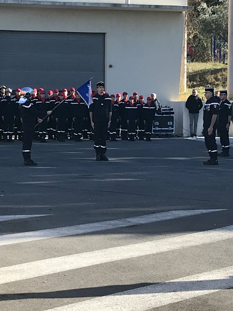 LetiziaSpo's tweet photo. « [...]CSP Marx Dormoy #Montpellier, vous reconnaîtrez désormais le capitaine Arnaud Venturi comme votre chef[...] »
#cérémonie #PriseCommandement @Pompiers 34 @BONNAFOUX4 @YRebillon https://t.co/1OldazbzOk
