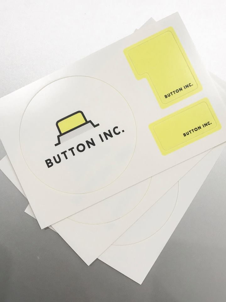 ついに今週末の12月9日（土）、10日（日）にYahoo! JAPAN Hack Dayが開催されます！

弊社のワクワクフレームを体験した方に、BUTTONのロゴとパソコンのキーボードに貼れるボタンステッカーをプレゼントしています（※なくなり次第終了）

ご来場される際はぜひゲットしてみてくださいね！　#hackdayjp