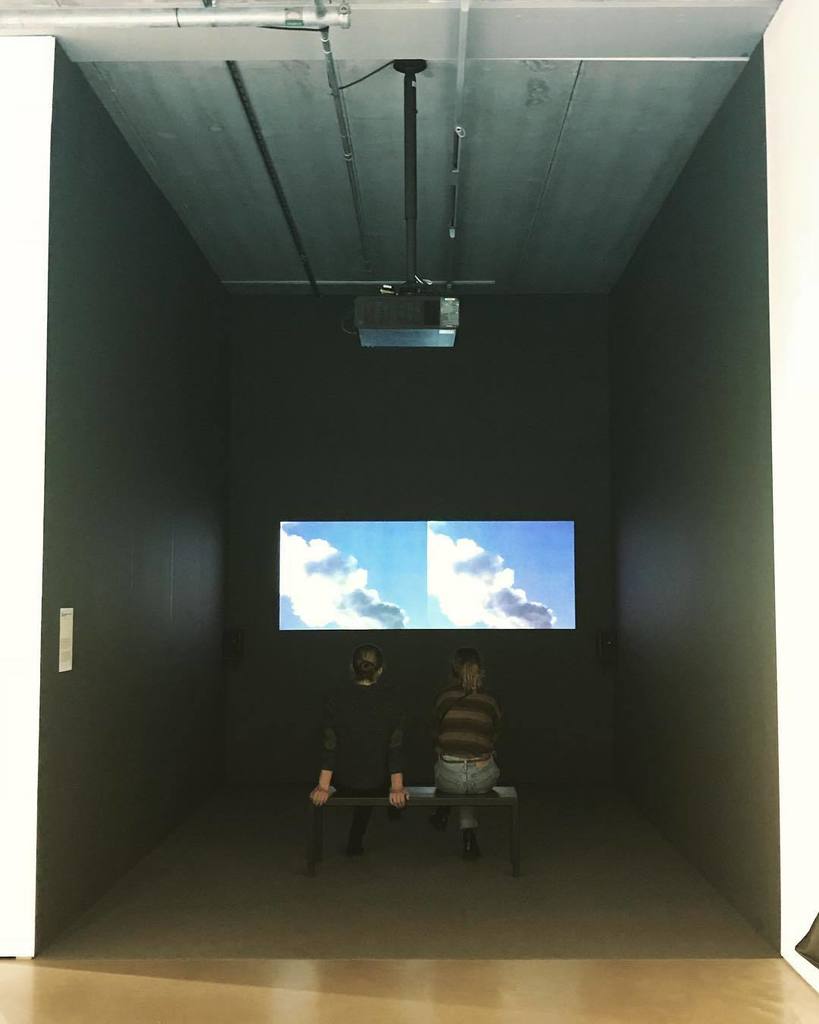 nawarette's tweet photo. the mirroring effect.. https://t.co/omF230LLjf https://t.co/YLdJ5QwMo4