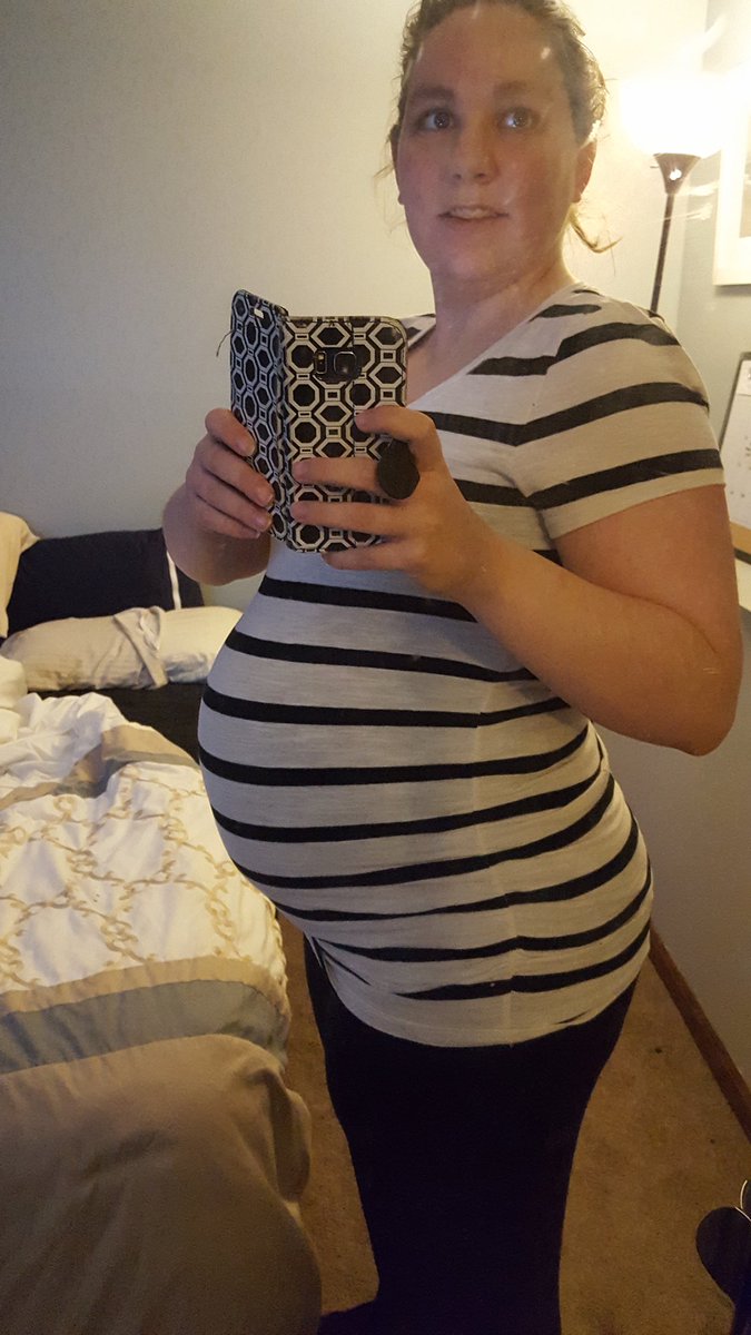 kummer_liz's tweet photo. Last baby bump pic before my son will be here💙 https://t.co/E5ez4PNmtB