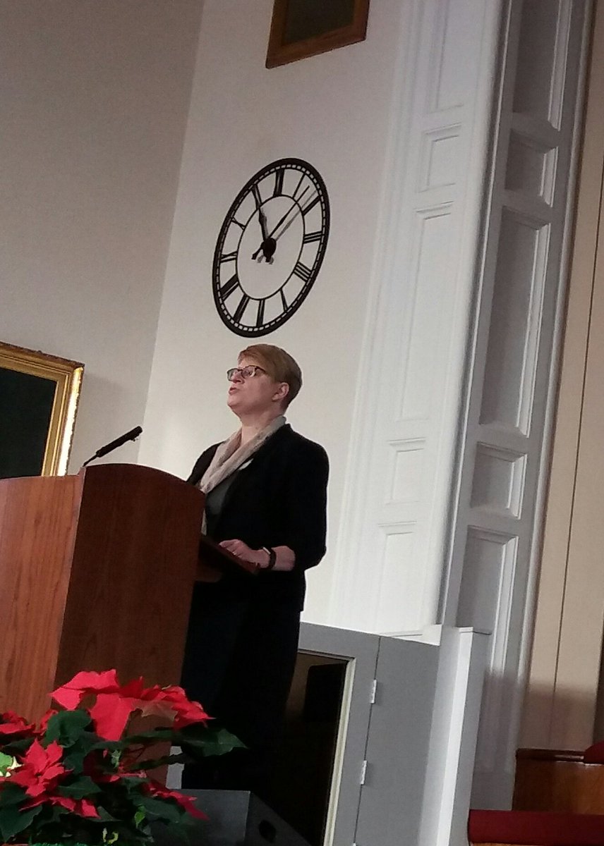 clare_viney's tweet photo. Dean of Doctoral College @UniversityLeeds Claire Honess opens @UoLPGconference - looking forward to PGR of the Year and 3MT #vitae17 https://t.co/YSQOFFlr8P
