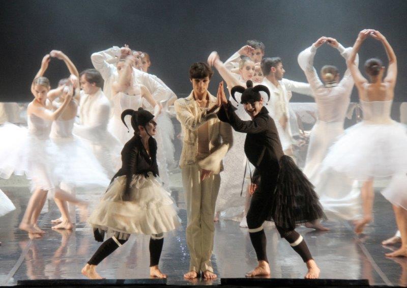 MladinskoTheatr's tweet photo. [kulturni izlet] s Piranskim zalivom v svet klasike! Čez 12 dni "odplujemo"na ogled Labodjega jezera v @HnkZajc Se nam pridružiš? #balet @KulturnikSi #abonma #piranskizaliv #kulturniizlet #prokofijev https://t.co/AXbkn3U6bM