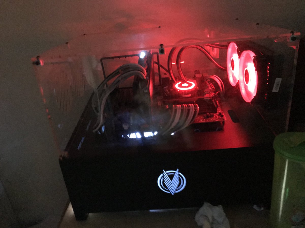 afiqjackson's tweet image. Fingers Crossed
#Wootmas #UFDTech