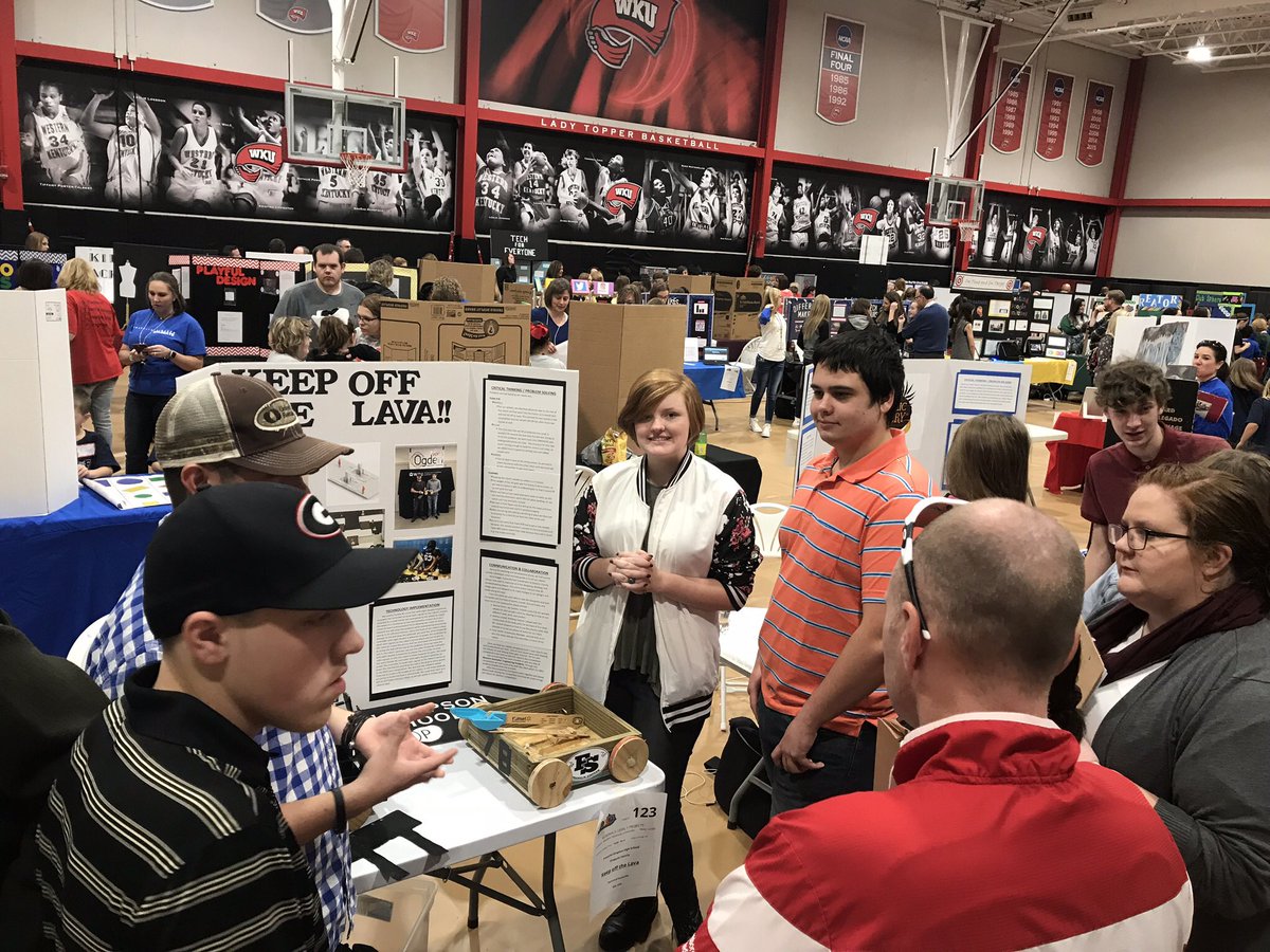 FSExploratorium's tweet photo. Franklin is being well represented here at #STLPRoad2Rupp @FS_Schools https://t.co/LqmXMtcVXq
