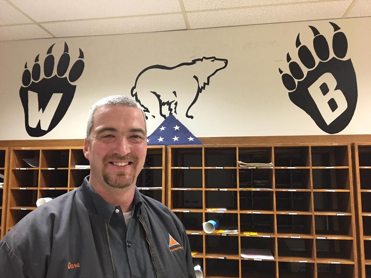 TrinityAutoMN's tweet image. We had a great time at the White Bear Lake South High School Career day! Thanks so much for letting us come and talk about our industry and what it's like working in the Automotive Repair world! #TrinityAutoMN