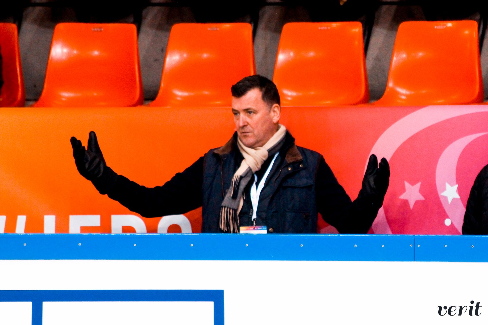 Брайан О́рсер / Brian Orser & Toronto Cricket Skating Curling Club - Страница 15 DQN3BBCXcAA46g1?format=jpg&name=large