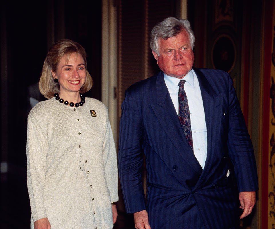 JamesReedman1's tweet image. All Dirty Crooks in photos, ask yourself @HillaryClinton, Which sentence was fair? 5yrs in Fed Prison? 2mth suspended sentence for killing MJ Kopechne, hides crash10hrs w/drunk? #VinceFoster #FileGate #HillarysEmails #UraniumOne WalkingFree? #corrinebrown wikileaks.org/gifiles/docs/1…