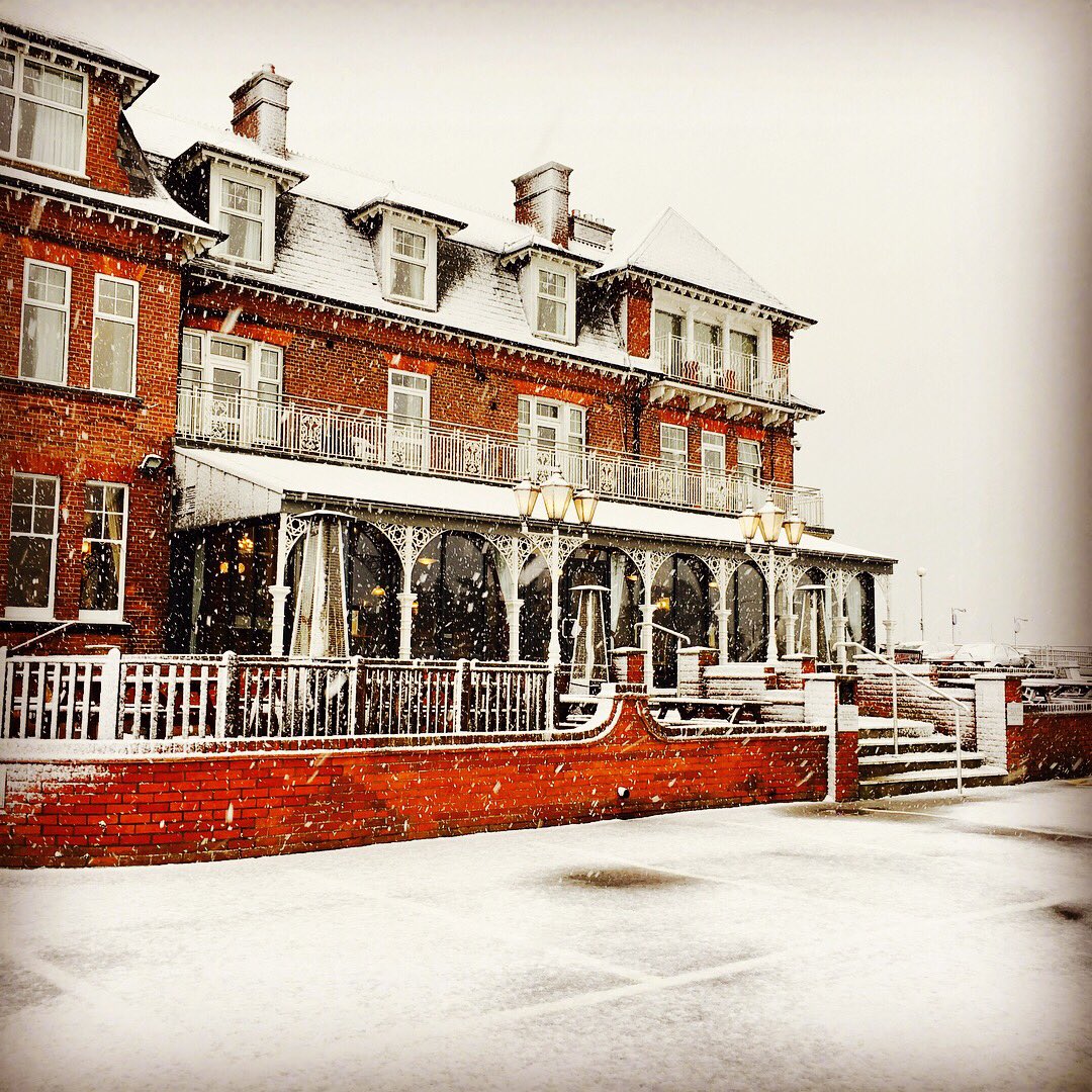 It looked like a winter wonderland last week ❄️⛄️#snow #WinterWonderland #wherryhotel