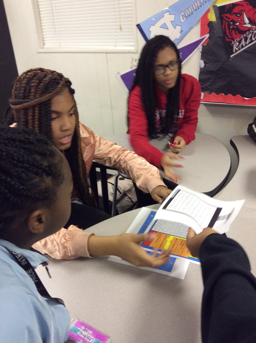careerclass1920's tweet photo. Coding is fun! @Breakout EDU #CHISDCodes #HourofCode @CHISDTechnology https://t.co/bNaYGWsQc8