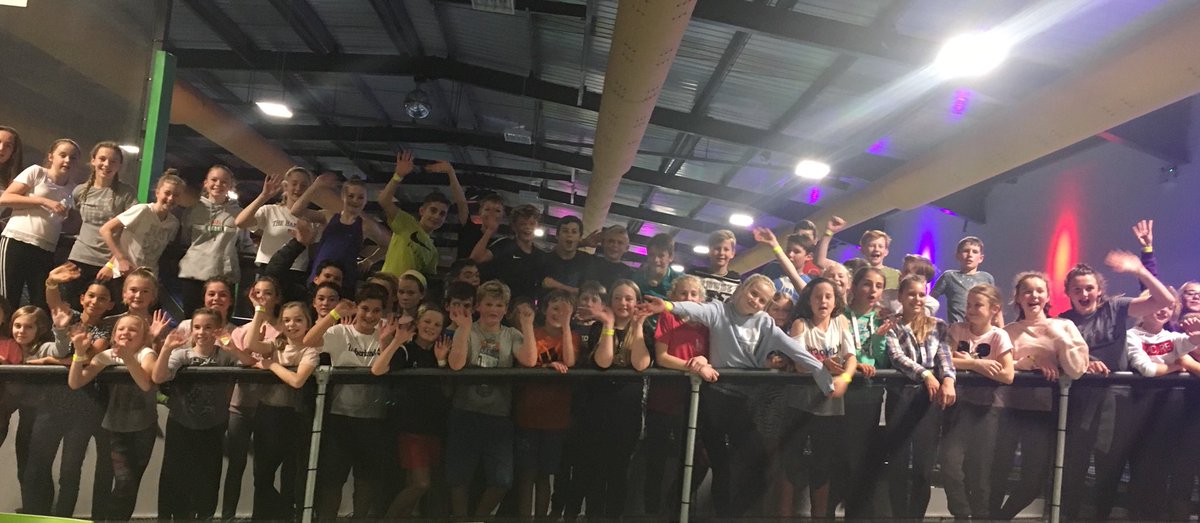 SevenoaksHC's tweet photo. Fantastic time had by over 90 @SevenoaksHC juniors @Jumpinarenas #jumpintonbridge ~ well done to the organisers. https://t.co/qR55TL3Zuj