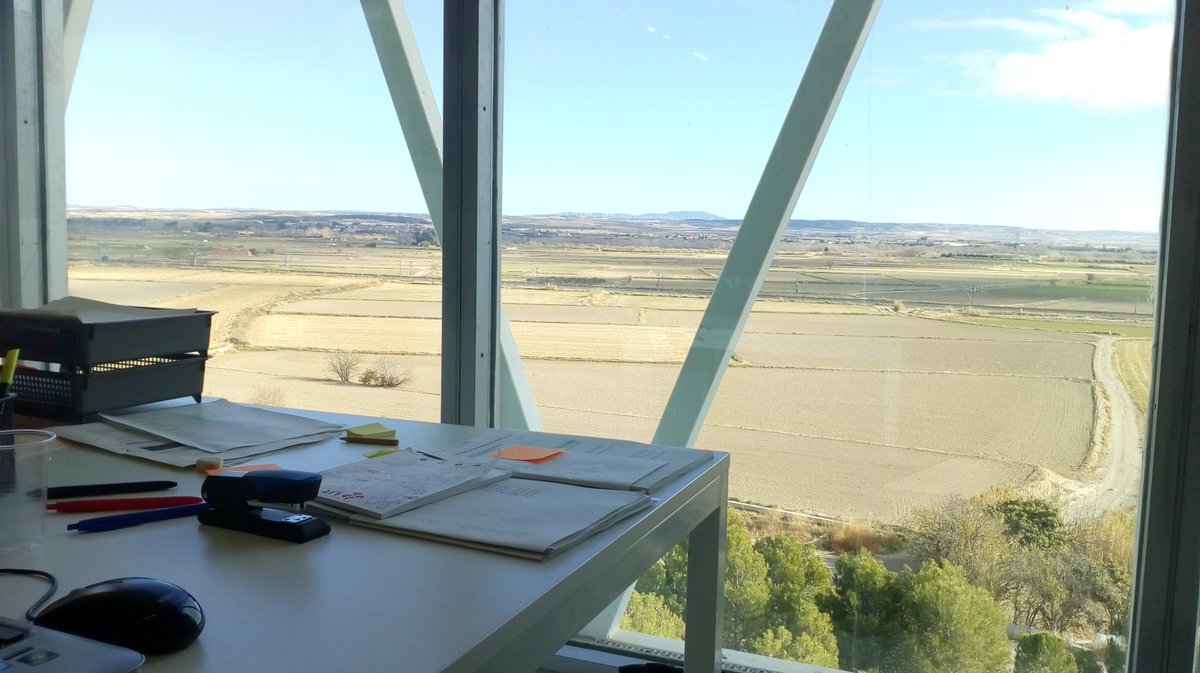 Empezamos la semana con ganas... ¡con estas vistas no podía ser de otro modo! #Somos_ADE_USJ